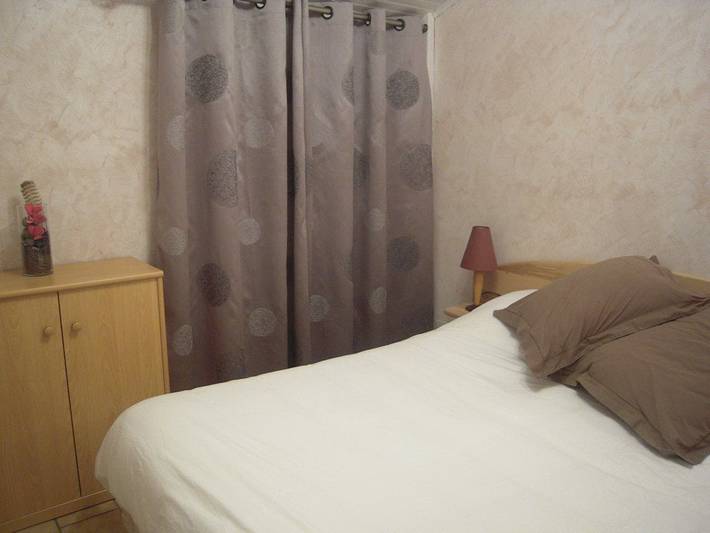 Chambre d’hôte pour 2 personnes, avec vue sur le lac et jardin dans le Cantal - 3