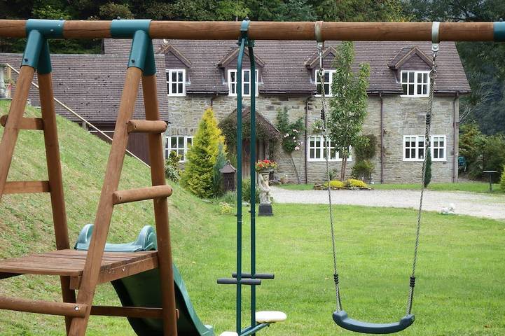 Ferienhaus für 12 Personen, mit Whirlpool und Garten in Wales