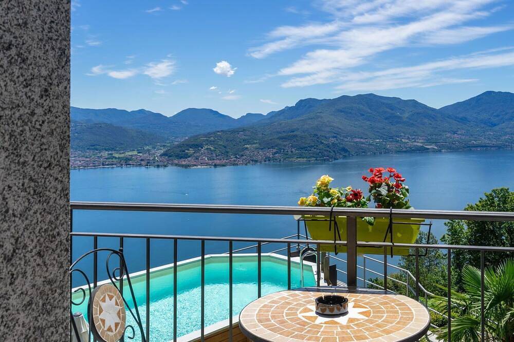 Stunning private villa for 4 people with private pool, Wifi, Tv, terrace and parking in Viggiona, Trarego Viggiona
