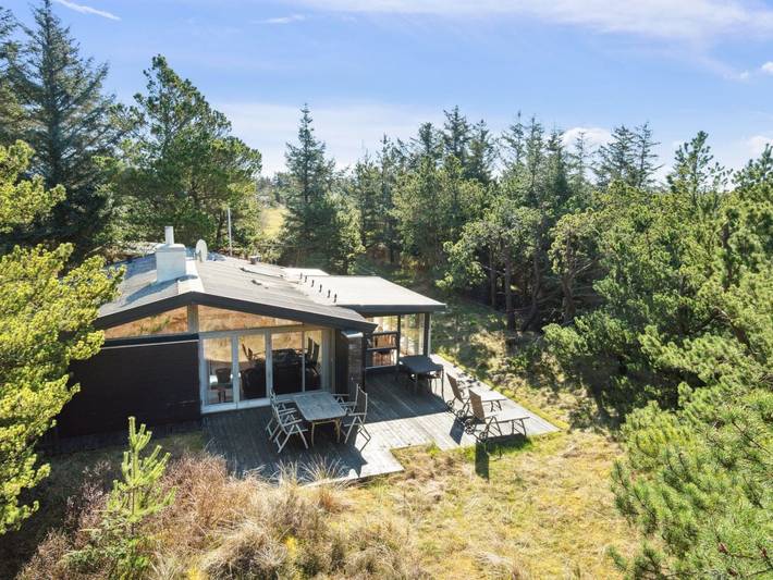 Feriehus for 4 personer, med Terrasse i Vorupør