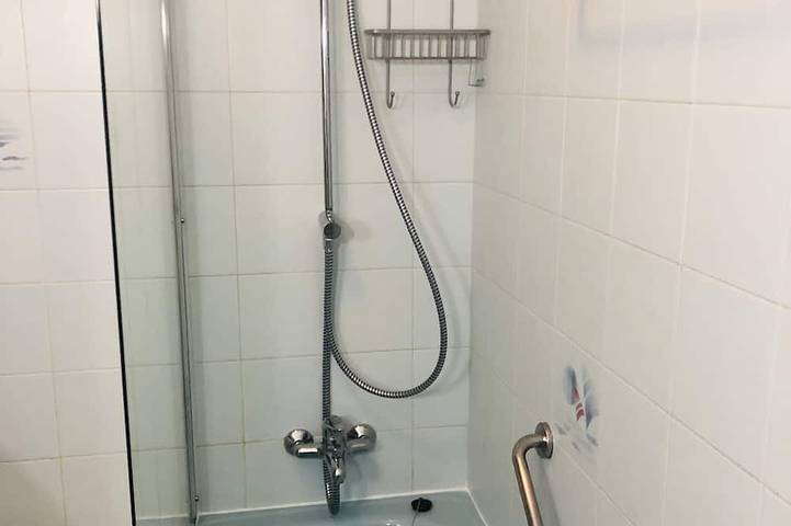 Entire apartment, Sunny studio with breathtaking sea view from spacious terrace. in Playa de los Guíos, Santiago del Teide