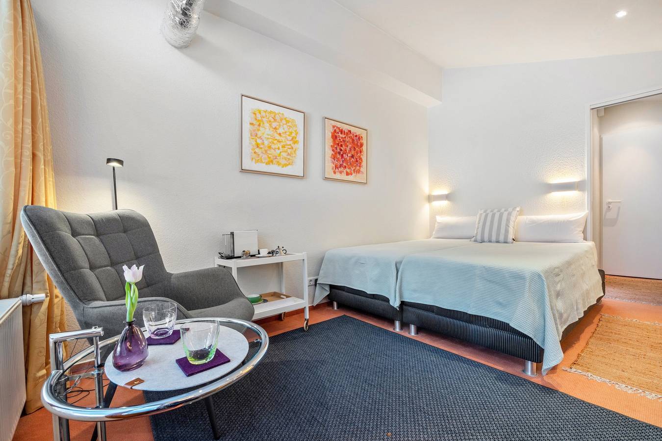 Bed and Breakfast 'Room4you' with Wi-Fi in Hemmingen, Hanover Region