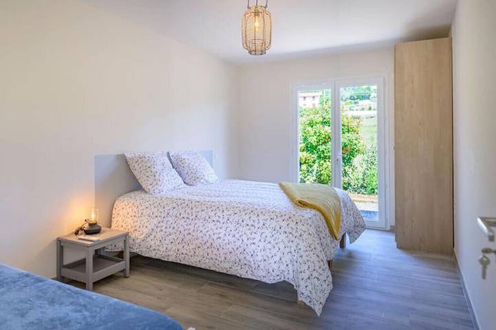 Location de vacances pour 6 personnes, avec piscine et terrasse ainsi que jardin et jacuzzi à Berlou - 3