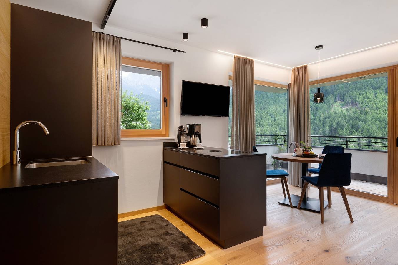 Entire apartment, Apartment 'König Laurin' with Mountain View, Shared Terrace and Wi-Fi in St. Zyprian, Tiers