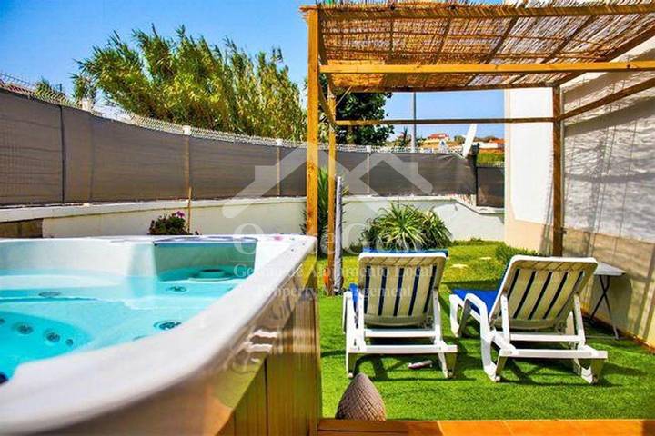 Ferienwohnung für 6 Personen, mit Terrasse und Whirlpool sowie Garten, mit Haustier - 1