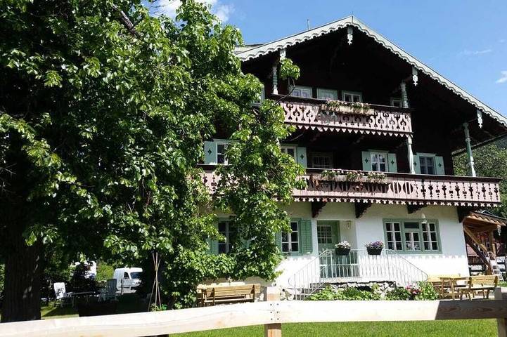 Hütte für 4 Personen, mit Balkon und Garten sowie Pool in Bramberg am Wildkogel