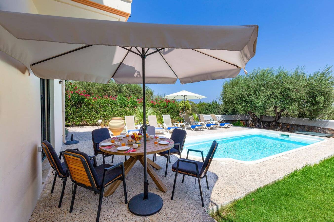 Villa Nefeli Green by Villa Plus in Limenas Chersonisou, Iraklio-Heraklion und Umgebung