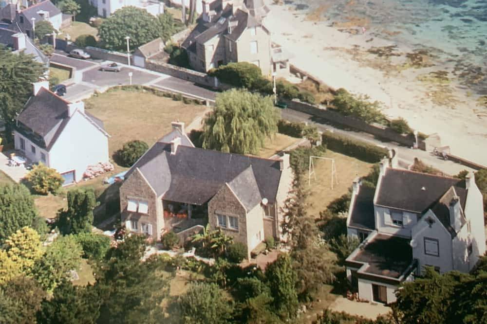 Appartement entier, Apartment on the ground floor of a villa, directly by the sea in Loctudy, Région de Quimper
