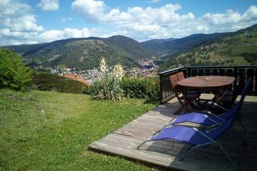 Gîte pour 3 personnes, avec piscine ainsi que balcon et jardin dans Lac des Corbeaux