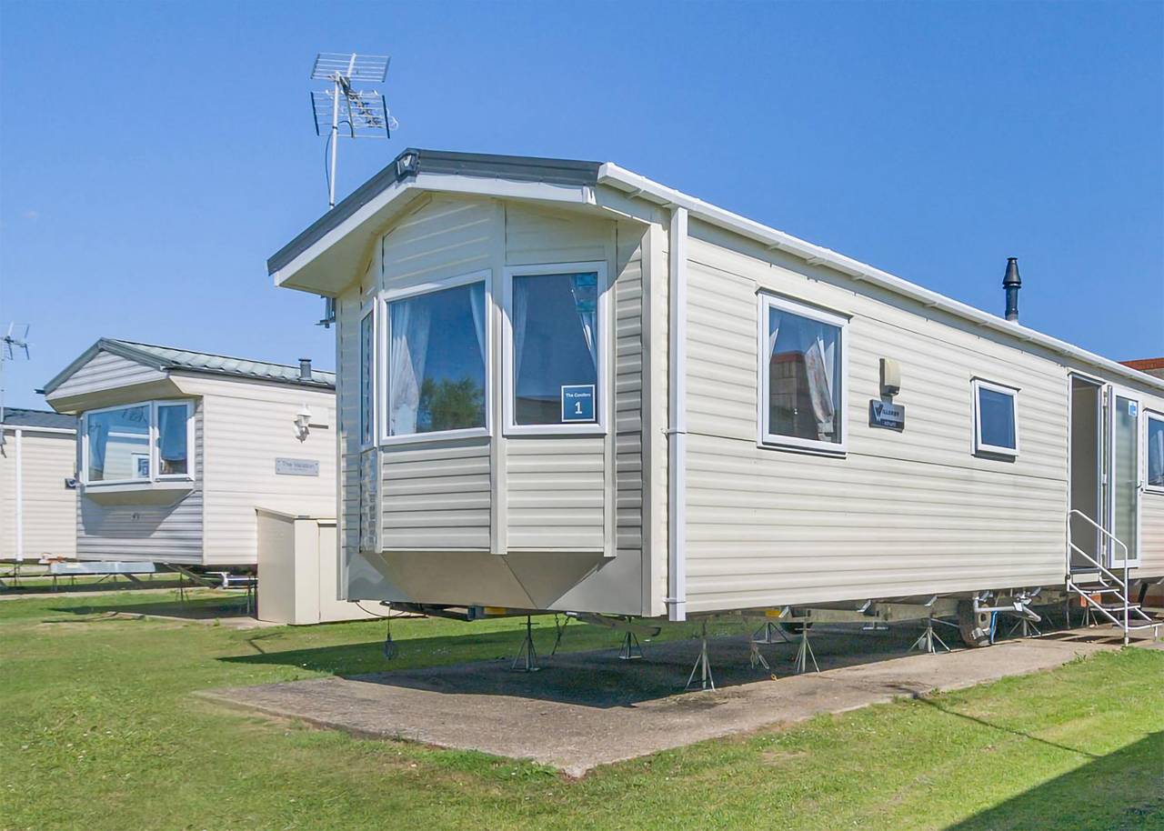 Bronze 2 Bedroom Caravan, Sleeps 6 in Frinton and Walton, Essex