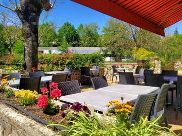 Hôtel pour 4 personnes, avec terrasse et jardin à Espalion