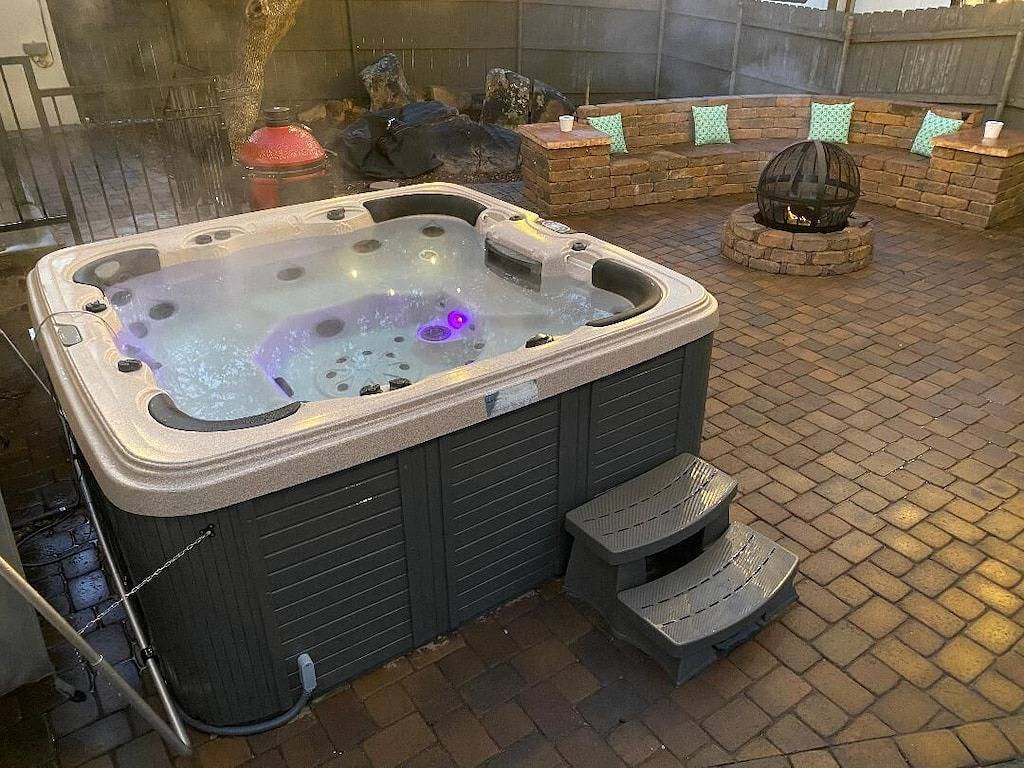 Quiet Downtown House: Private Yard w/Hot Tub; Great Location; Family Hideout in Prescott, Yavapai County