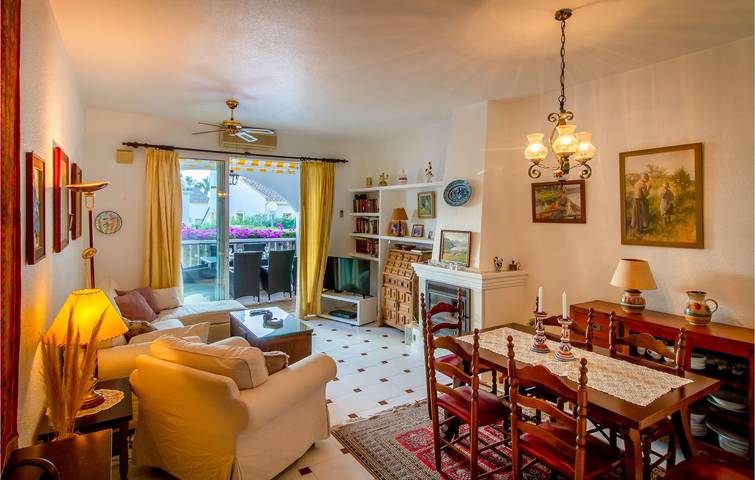 Apartamento de 70 m2 con terraza y WiFi, cerca del restaurante Chillies in Brisas y Golf, Orihuela