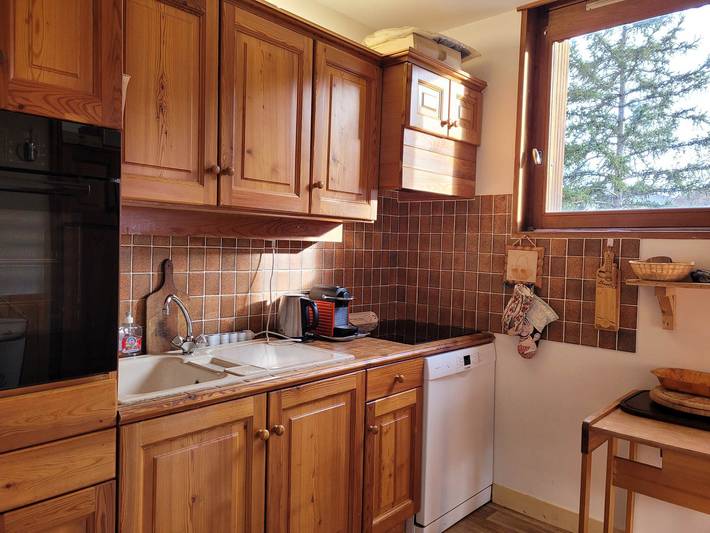 Entire apartment, Large apartment in Pra-Loup with balcony and parking for 8 pers in Pra-Loup, Uvernet-Fours