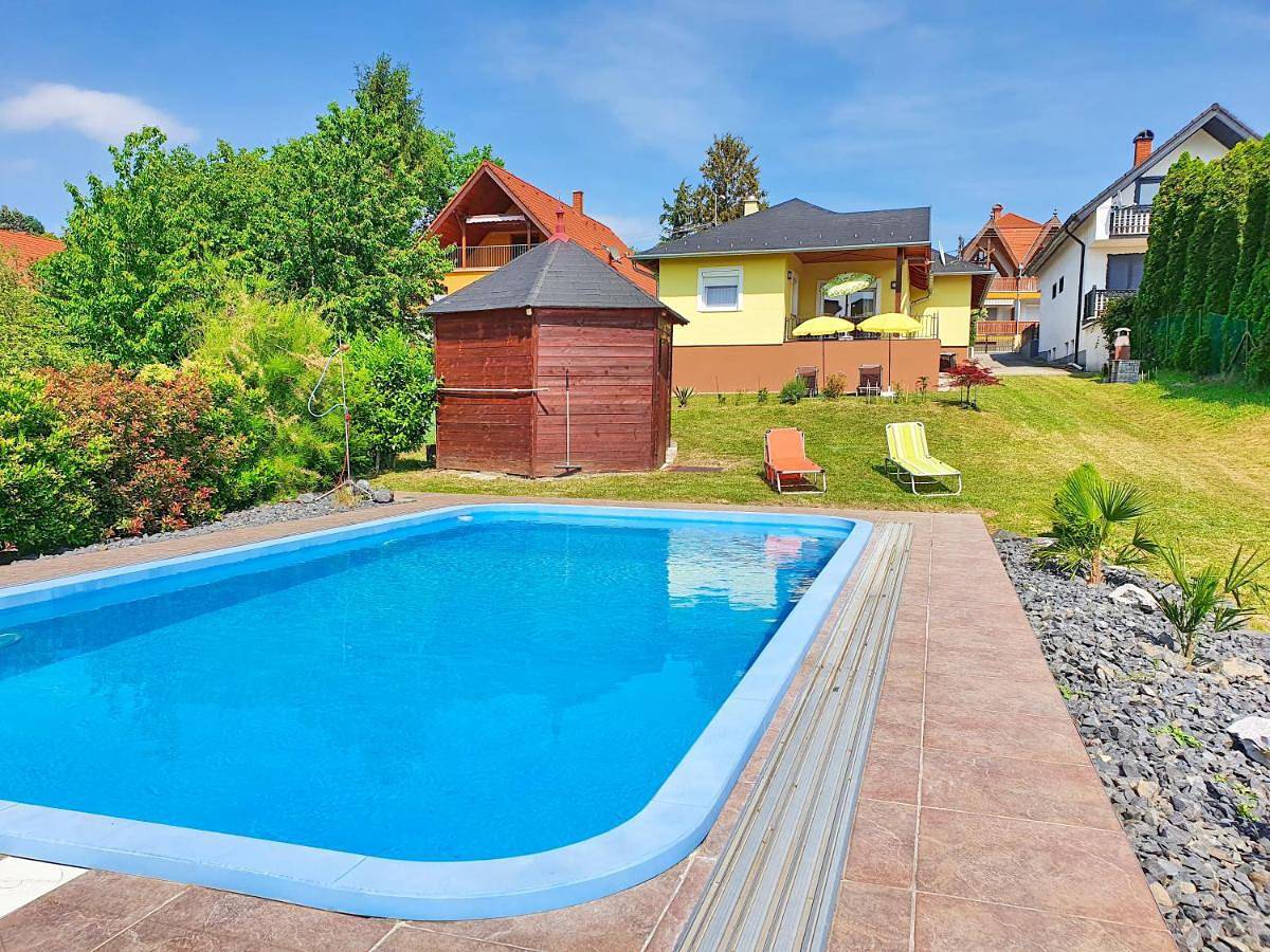 No 68 holiday house Tünde with covered swimming pool in Balatongyörök, Balaton Hochland Nationalpark
