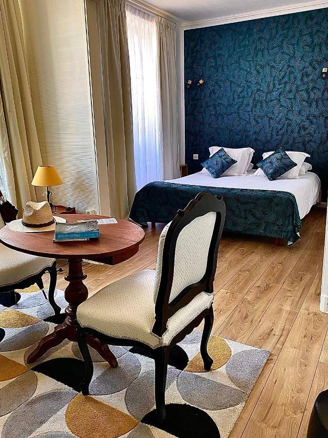 Hôtel pour 3 personnes, avec Terrasse ainsi que Jardin et Vue