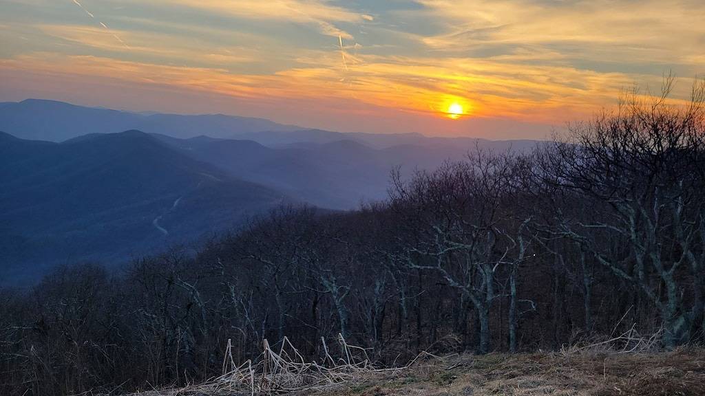 Ganze Wohnung, Top of Mountain 2 Br Condo, Short Walk to Highlands Lift and scenic overlooks. in Blue Ridge Parkway, Wintergreen