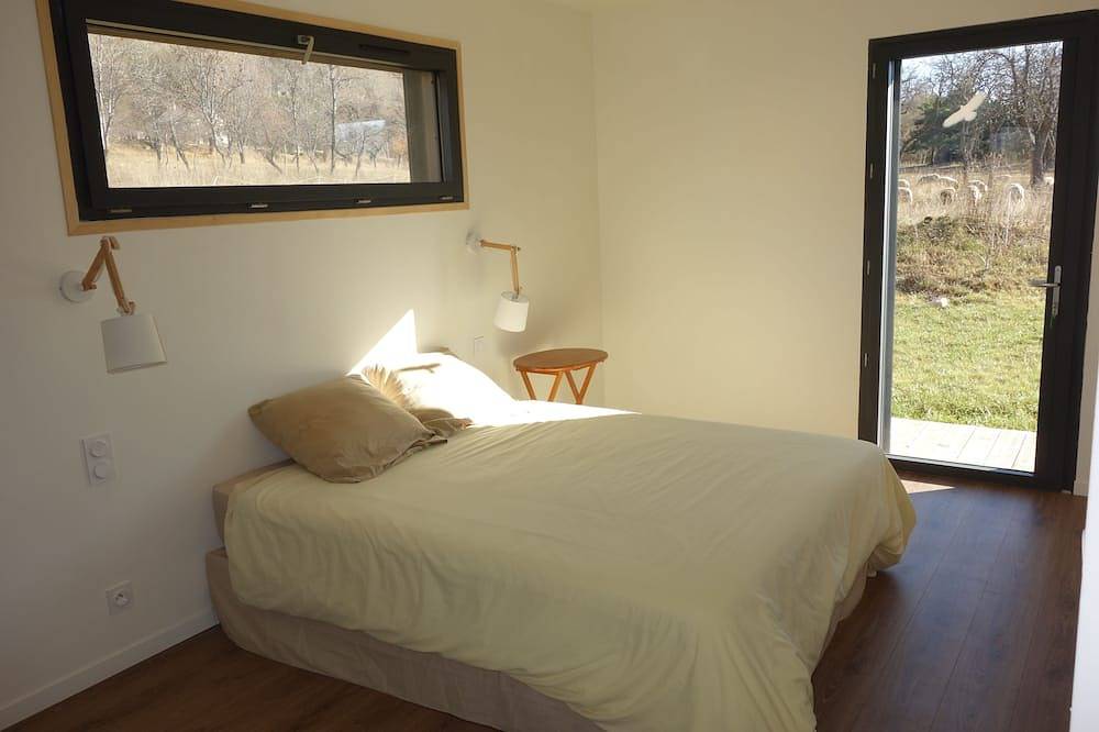 Chalet contemporain, sur les hauteurs du lac de Serre-ponçon in Puy-Saint-Eusèbe, Parc national des Écrins