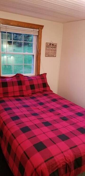 Vacation House for 3 Guests in Carroll, White Mountain National Forest, Picture 1