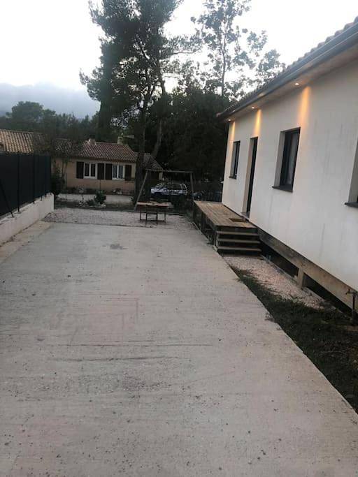 Appartement entier, Charment logement avec parking et jardin privatif in Rocbaron, Côte méditerranéenne (France)