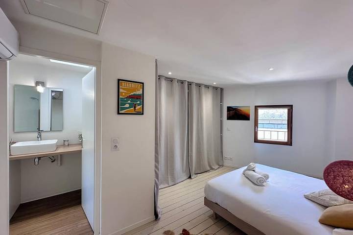Apartamento entero, Casa Majour - Duplex coeur de ville - T2 - Climatisé in Brive-la-Gaillarde, Brive-la-Gaillarde region