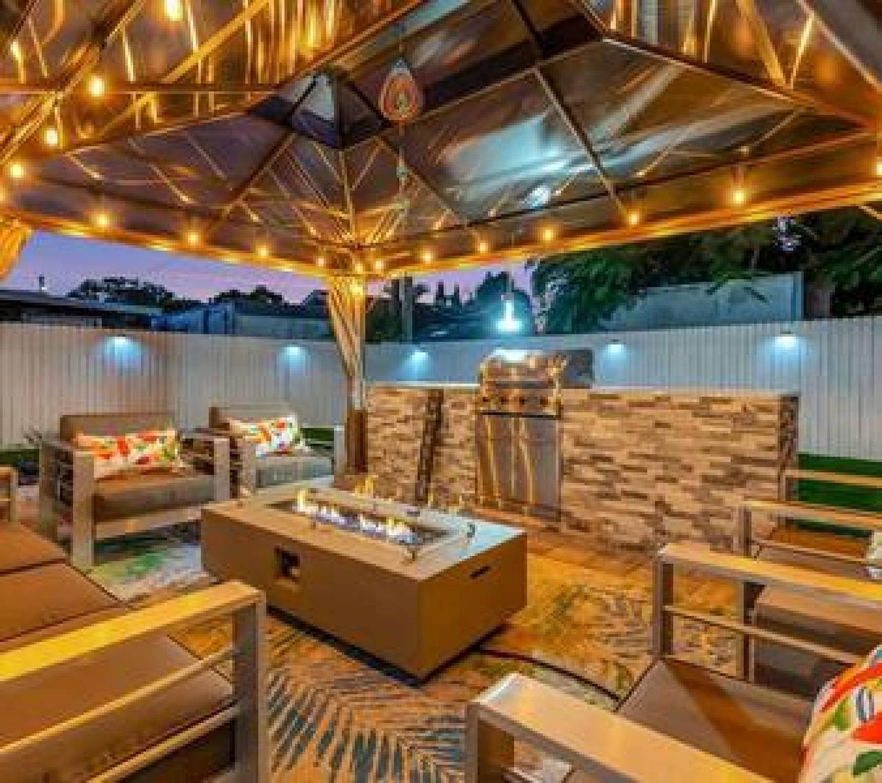 Family Fun   Backyard Oasis  Hot Tub  Games   Bbq in St. Petersburg (Florida), Pinellas County
