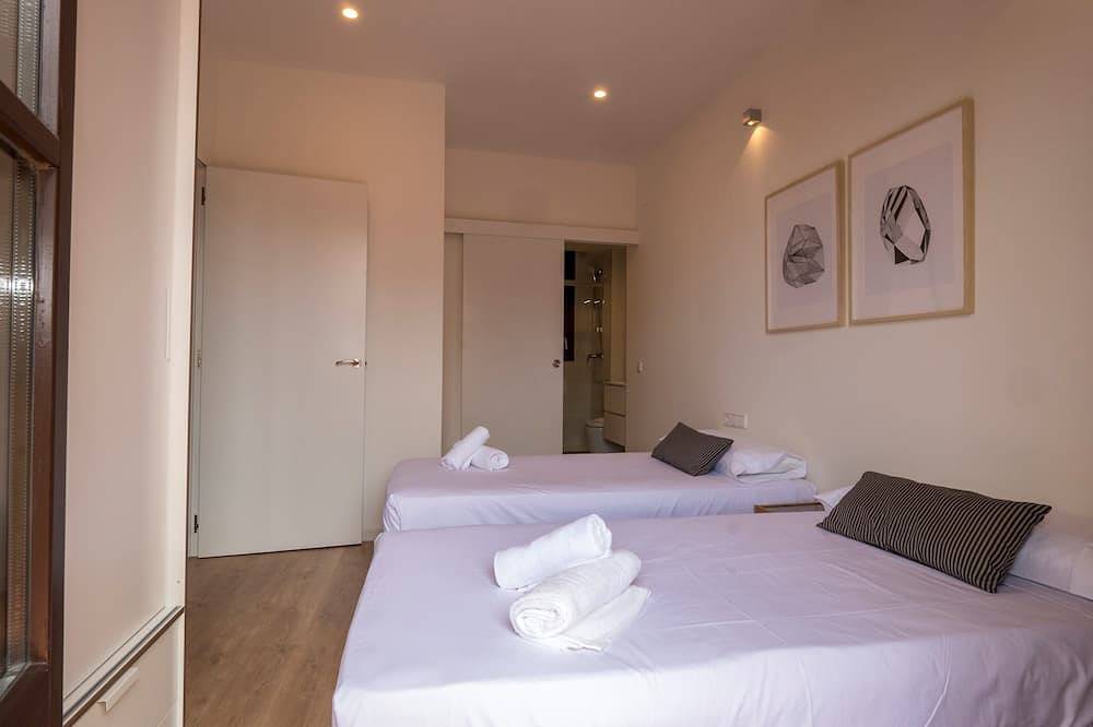 Entire apartment, Bebarceloner Pelayo Apartments - 2 bedrooms, 2 bathrooms in Barcelona Centre, Barcelona