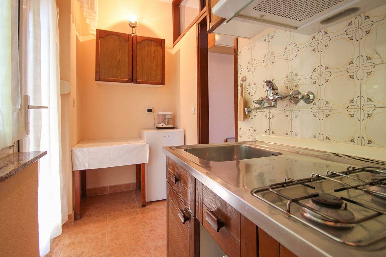 Entire apartment, Preiswertes Apartment nur 400 Meter zum Strand mit Terrasse, Grill, Wifi in Umag, Umag Region