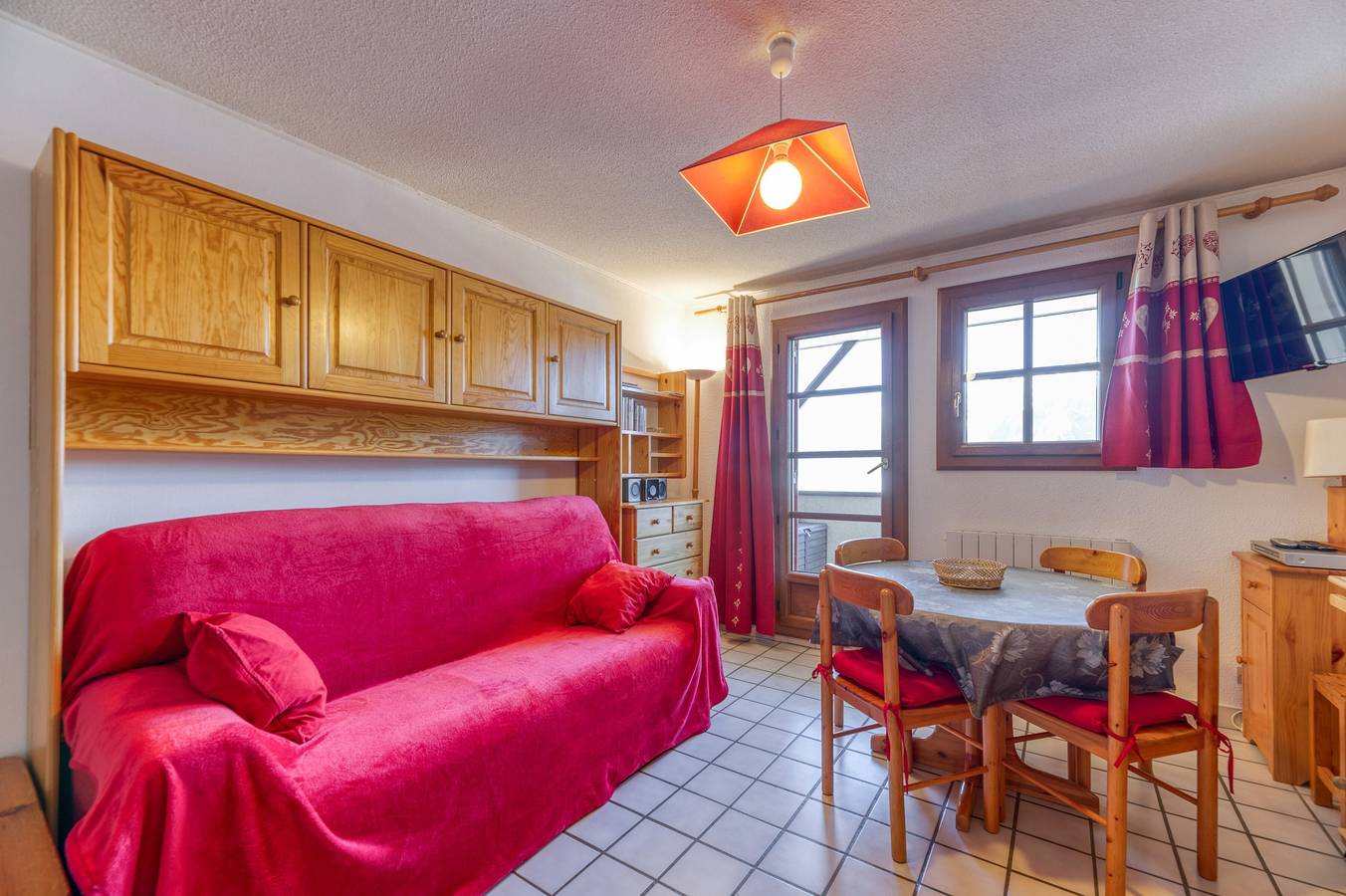 Ganze Wohnung, Ferienwohnung 'Granges 8 - Bel Appt 4p Au Pied Des' mit Bergblick und Balkon in Villard-Reculas, Nationalpark Écrins
