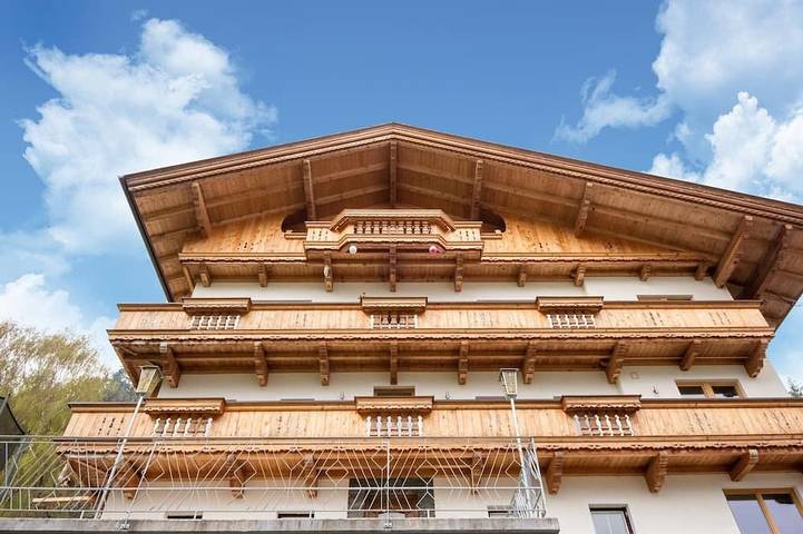 Holiday apartment for 9 people, with pool and terrace as well as garden - 1