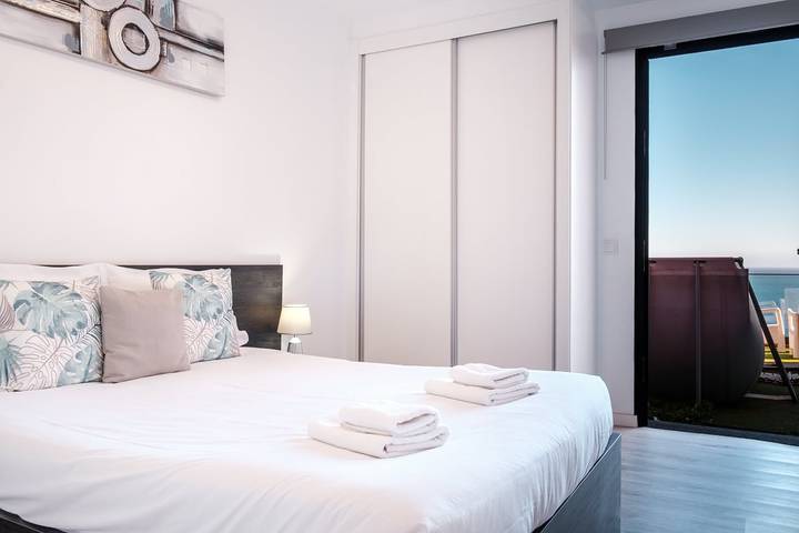 Ganze Wohnung, Ferienwohnung für 6 Personen mit Pool in Câmara de Lobos, Madeira