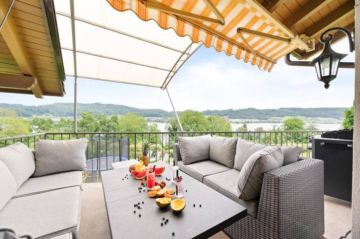 Ferienwohnung für 10 Personen, mit Seeblick und Ausblick sowie Garten und Sauna, kinderfreundlich in Öhningen