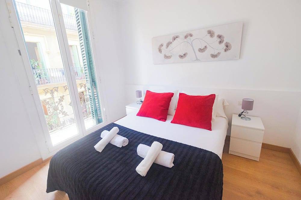 Entire apartment, Spacious 3bd/2bth Apartment in Gracia in Barcelona Centre, Barcelona