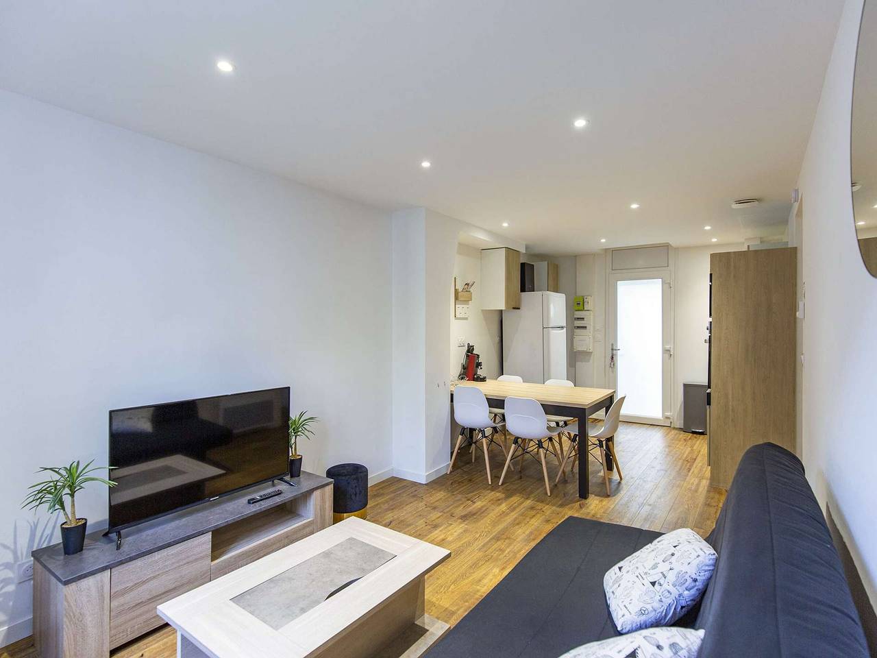 Entire apartment, Appartement entièrement rénové 4 - 6 personnes. in Cauterets, Pyrenees National Park