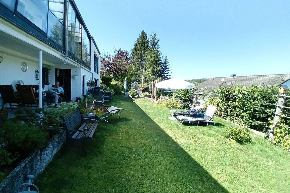 Ganze Wohnung, Eifel wunderlich!!! Ferienanlage.Schöne Aussicht, nähe Nürburgring, Wasserfall in Üxheim, Vulkaneifel