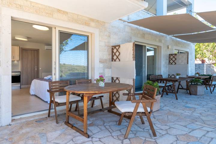 Studio für 2 Personen, mit Garten auf Paxos