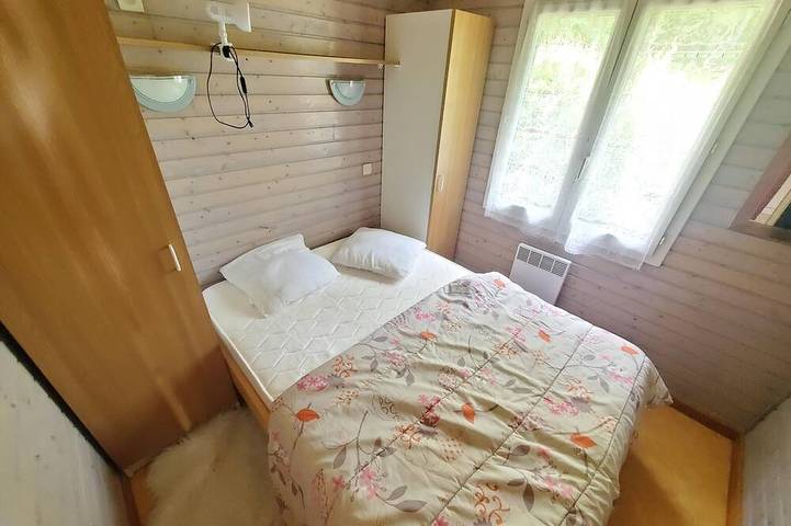 : Chalet Au Pied Du Bois in Murol, Parc naturel régional des Volcans d'Auvergne