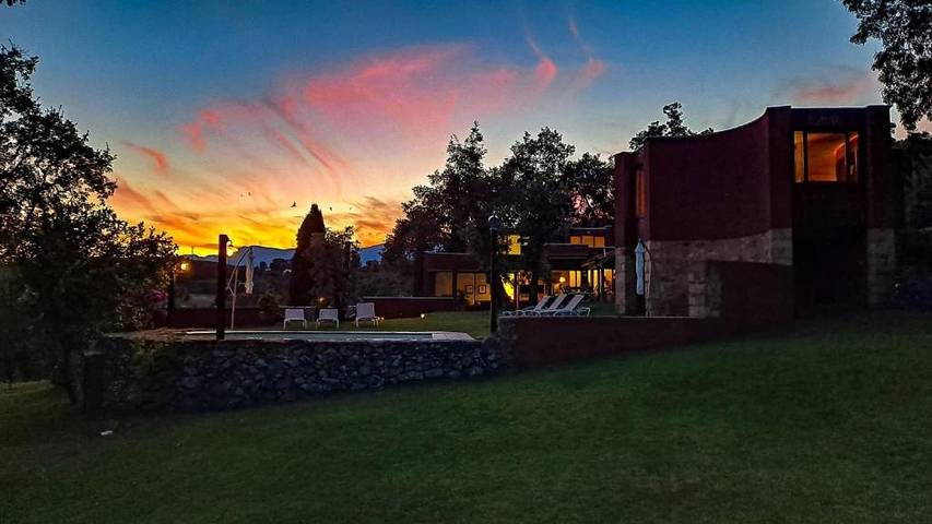 Casa rural para 16 personas, con Terraza y Jardín además de Piscina y Vistas en Candeleda