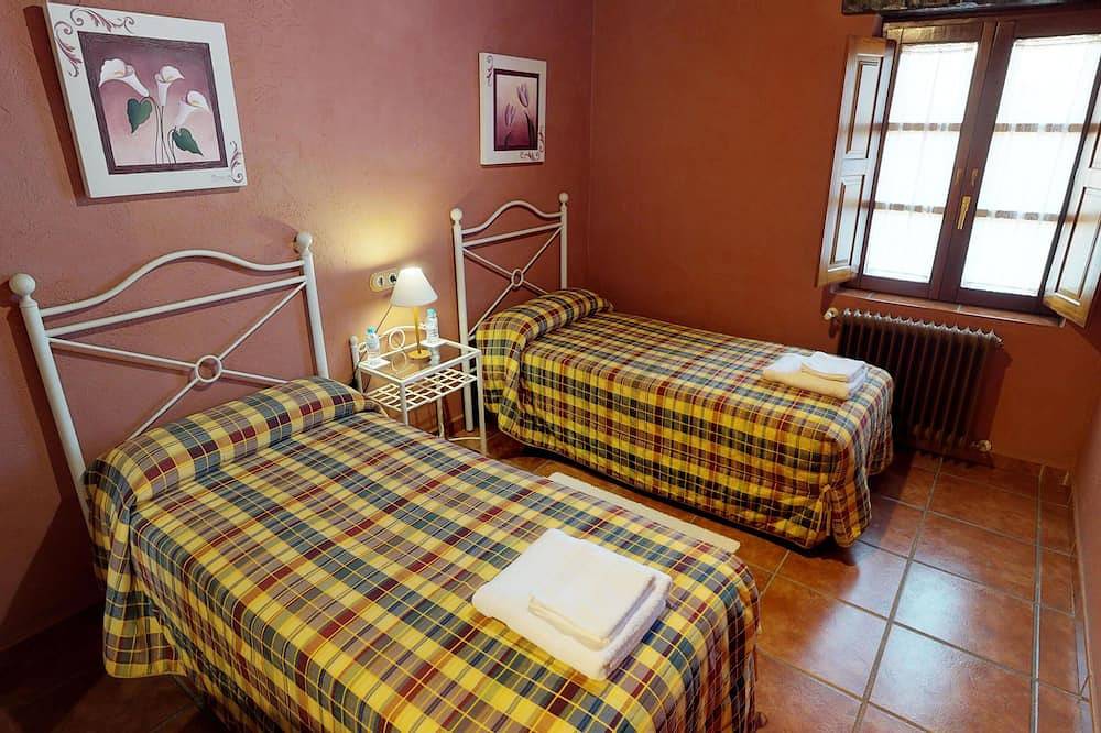 Full rental cottage in Santibáñez de la Peña, Cordillera Cantábrica