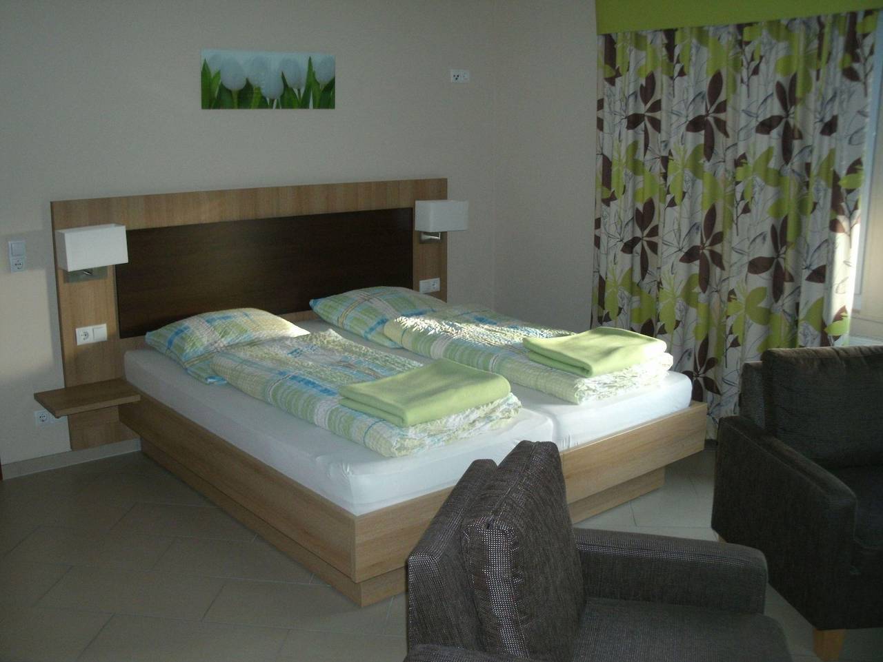 Ganze Ferienwohnung, Schwindt - Weingut/Ferienwohnung - Ferienwohnung Schwindt in Weisenheim am Sand, Pfälzer Rheinebene