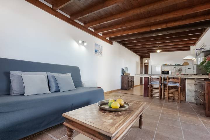 Ferienhaus 'Almar' mit Meerblick, privater Terrasse und Wlan in El Cuchillo, Tinajo