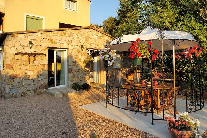 Gîte pour 4 personnes, avec Terrasse ainsi que Jardin et Vue
