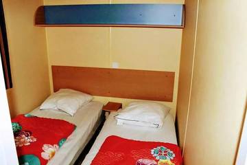 Camping pour 6 Personnes dans Verteillac, Périgord Vert, Photo 1