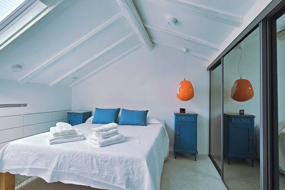 Entire apartment, The Attic Room on Niella Street, in the city center and near the sea in Savona (City), Savona