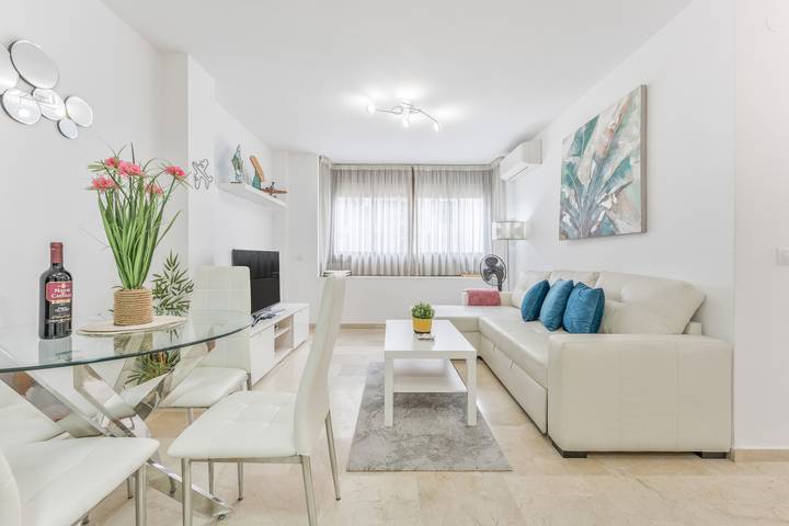 Geheel appartement, Appartement '216 Central La Cala' met wifi en airconditioning in Playa de La Cala - El Torreón (Mijas), Mijas