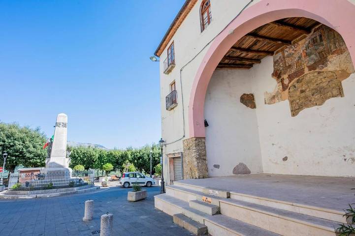 Gîte pour 8 personnes, avec terrasse et vue, animaux acceptés à Laurino