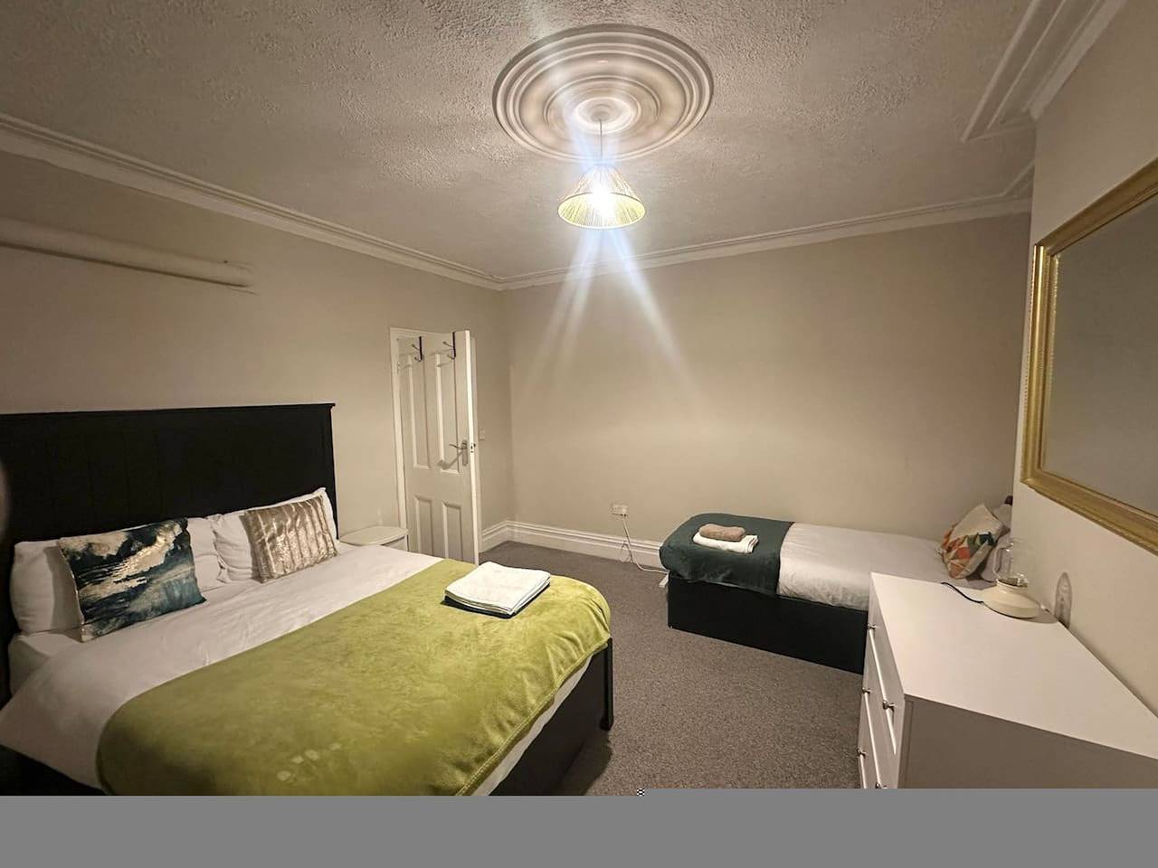 Apartamento entero, Bright & Comfortable 2-Bed Home 5 mins from Newcastle City Centre - Free Parking in Gateshead