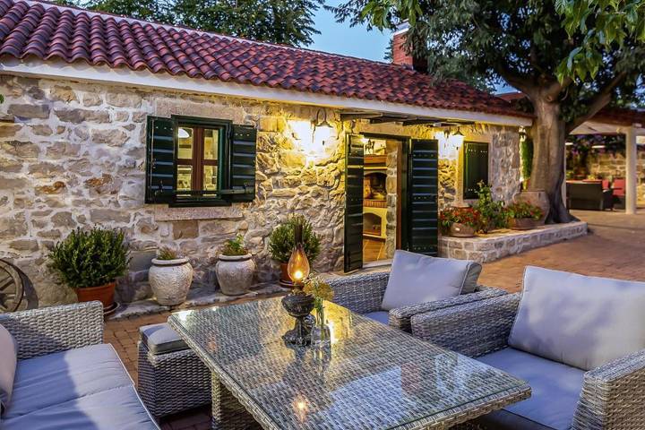 Hotel für 4 Personen, mit Balkon und Terrasse sowie Garten und Kinderpool