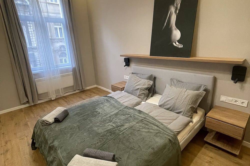 Apartamento entero, City Center 2! A Cozy and Modern 2Br in the city center near New York Cafe! in Budapest, Közép-Magyarország