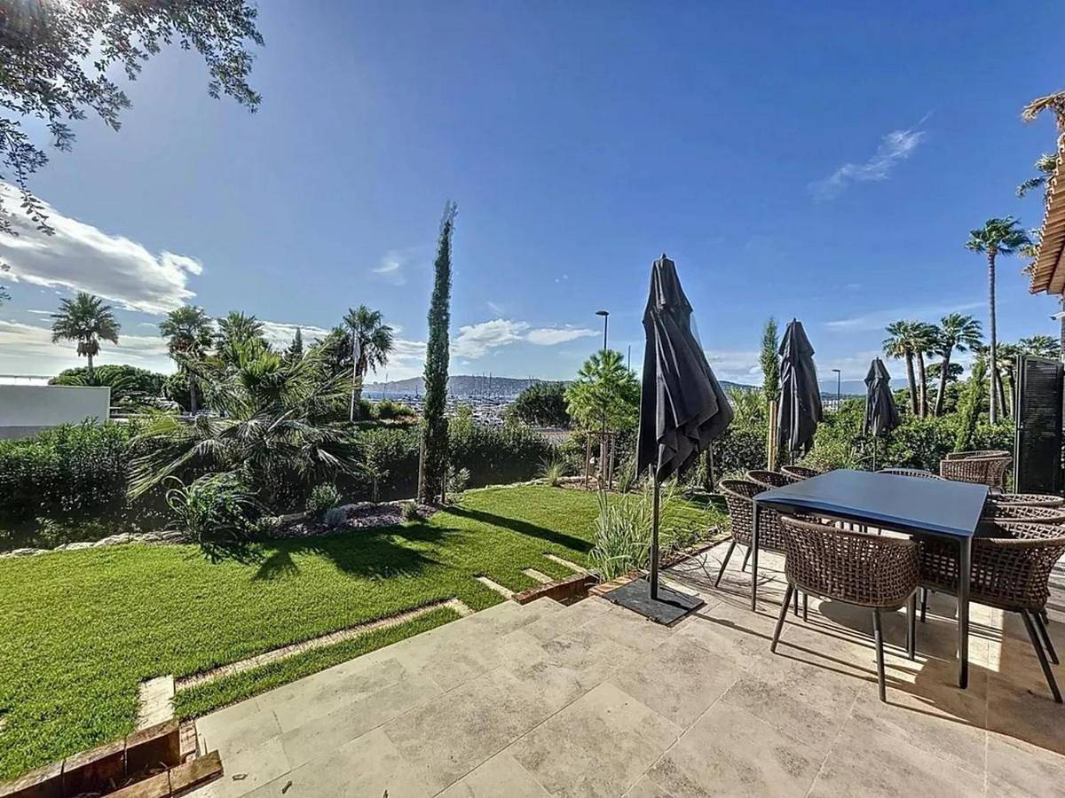 Double Room with Garden View in Antibes, Côte méditerranéenne (France)